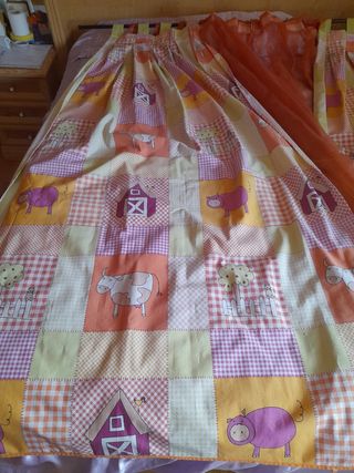 Cortinas infantiles , visillos y barra 