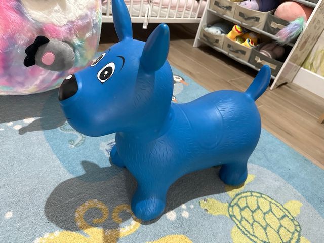 Perro daltador de goma dura