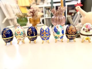 Huevos decorativos estilo Fabergé – Porcelana con detalles dorados