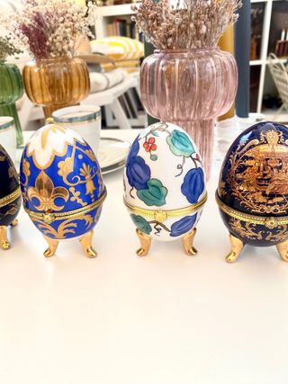 Huevos decorativos estilo Fabergé – Porcelana con detalles dorados