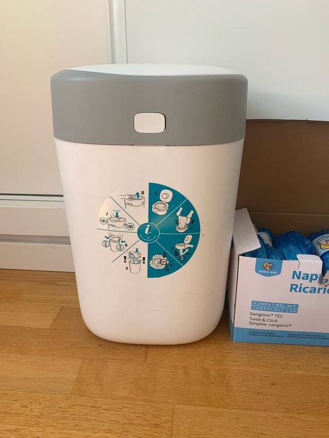 Contenedor pañales con bolsas