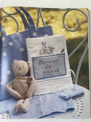 Libro punto de cruz en francés