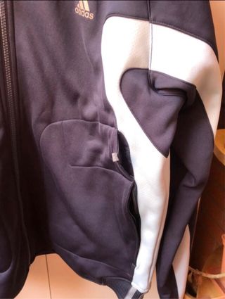 Sudadera de cremallera.