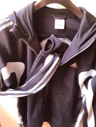 Sudadera de cremallera.