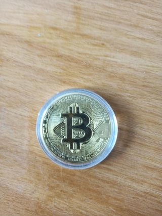 Moneda de bitcoin no de oro !!!!