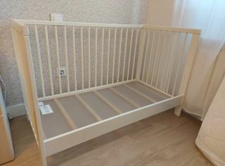 Cuna clasica + colchón nuevo.