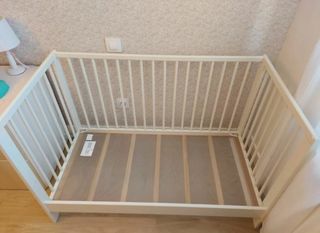 Cuna clasica + colchón nuevo.