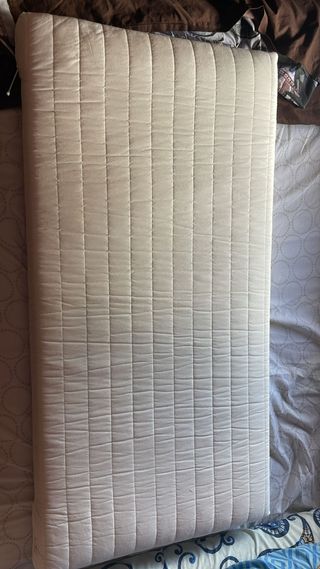 Cuna clasica + colchón nuevo.