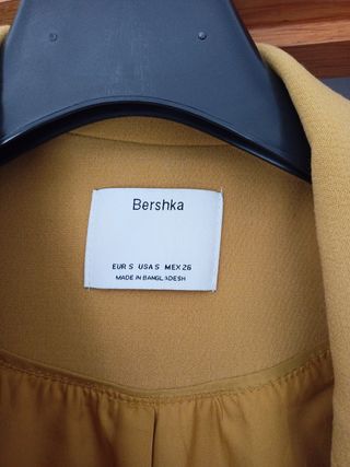 Chaqueta americana larga Bershka