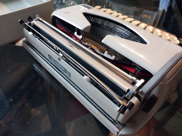 Macchina scrivere ADLER Mod. TIPPA anni 60'