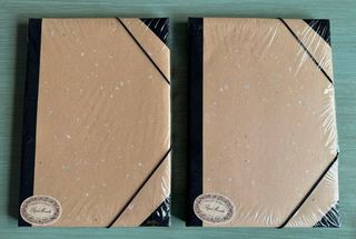 Libretas grandes papel manila. 4 juntas 14,00 €