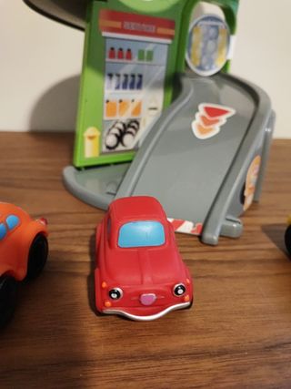 Mini garaje con 4 coches