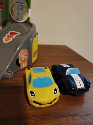 Mini garaje con 4 coches