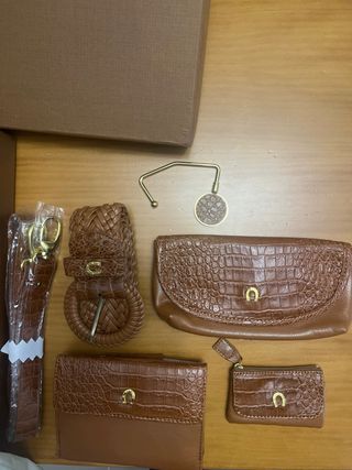 Bolso  mas complentos marron 