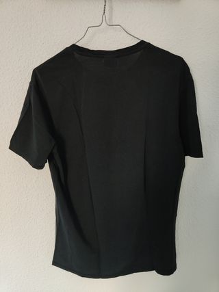 Camiseta Pull and Bear. Talla M