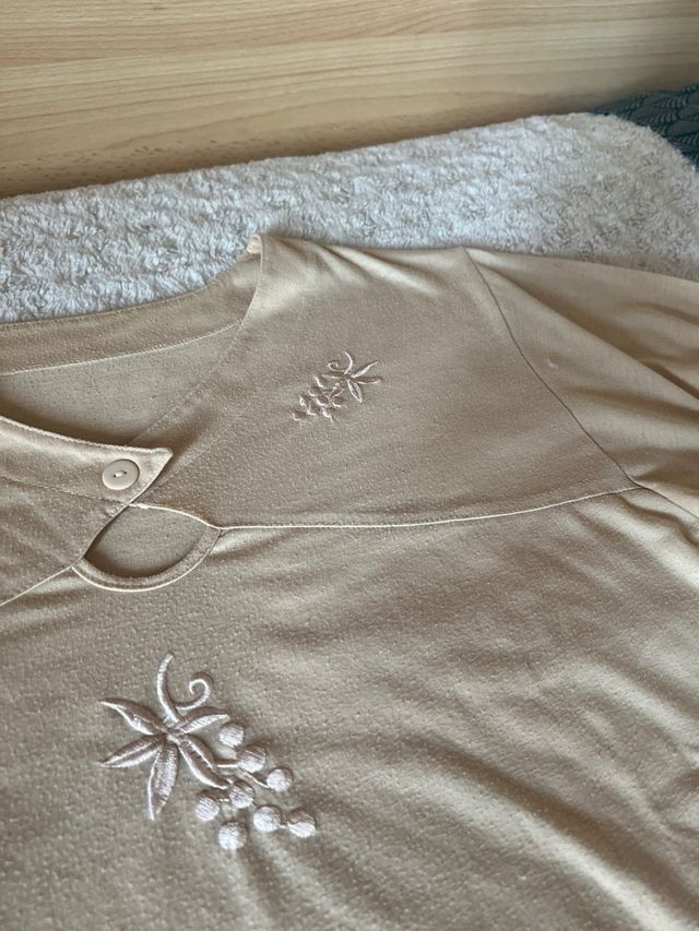 T-shirt vintage elegante