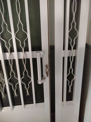 PUERTA ALUMINIO 2 HOJAS SIN MARCO