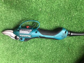 Tijeras de podar electricas  makita DUP361PT2