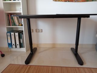 Escritorio IKEA BEKANT patas extensibles