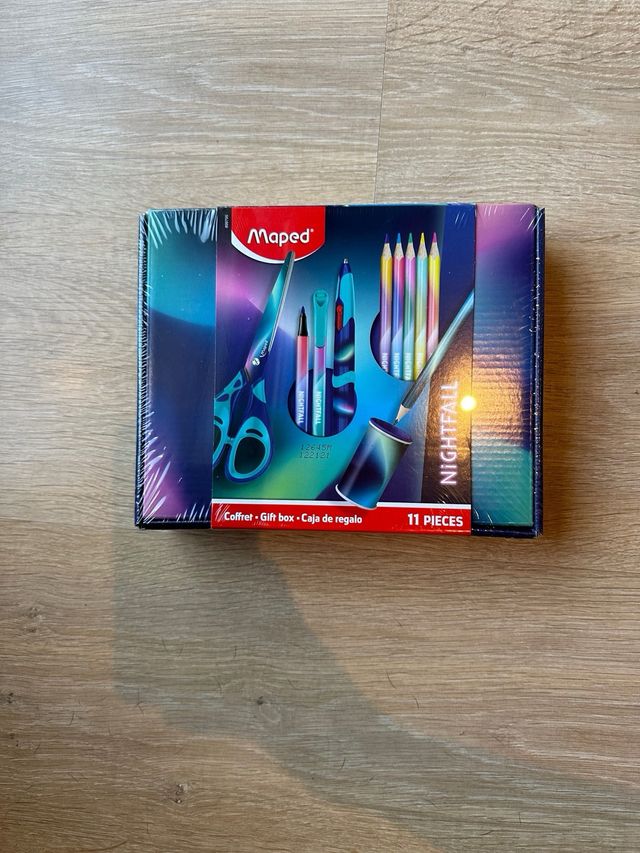 Material escolar sin abrir Mapped