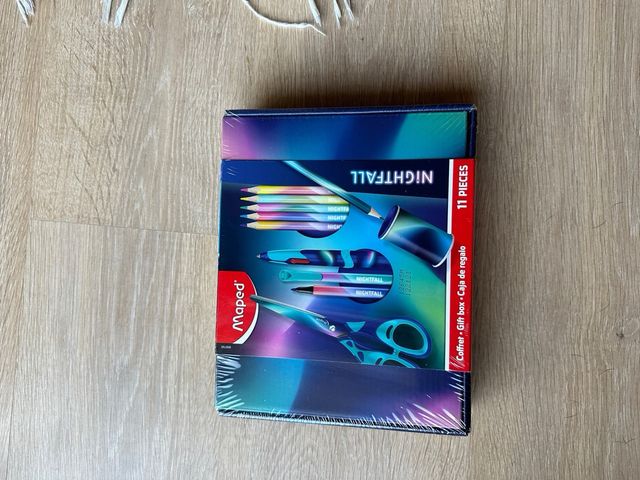 Material escolar sin abrir Mapped