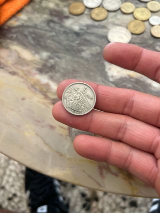 Franco - 5 Pesetas - 1957 con Estrellas