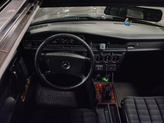 Mercedes-Benz Clase E 1992