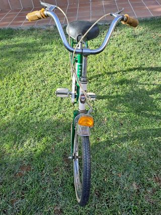 Bicicleta GAC antigua verde