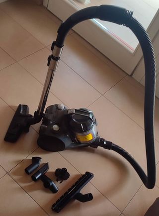 Aspirapolvere Amazon Basics