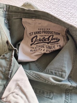 Pantalón corto vaquero verde caqui de Jack & Jones