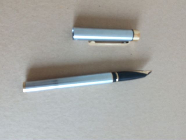 PLUMA ESTILOGRÁFICA-SHEAFFER