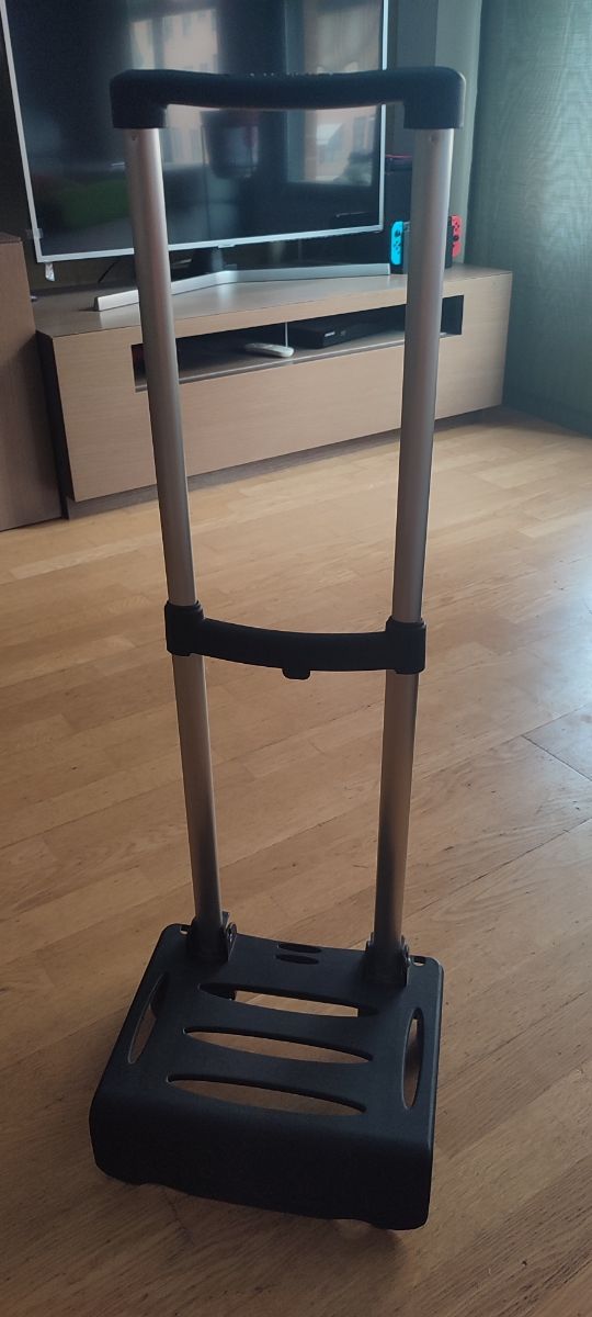 Carro plegable para mochila.