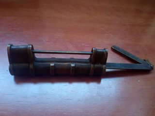 Candado antiguo asiático .