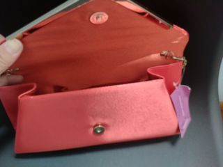 Bolso de fiesta en raso color coral