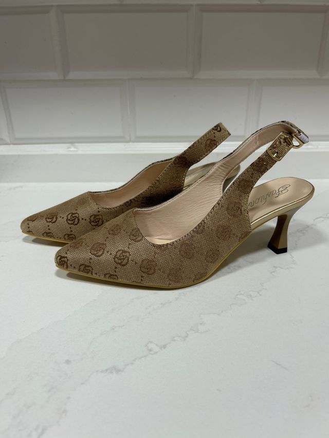 Sandalias sin estrenar T 40