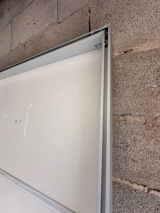 Espejo grande de aluminio de Ikea