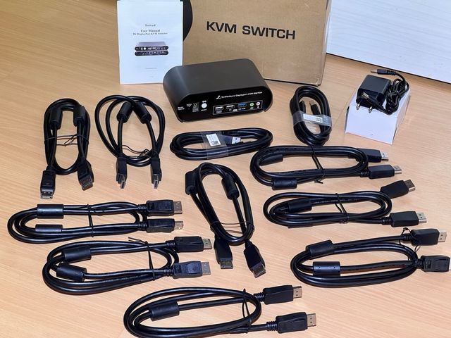 Switch KVM DP USB 3.0 a 2 porte Trived