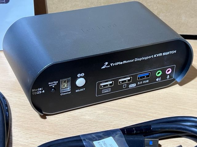 Switch KVM DP USB 3.0 a 2 porte Trived