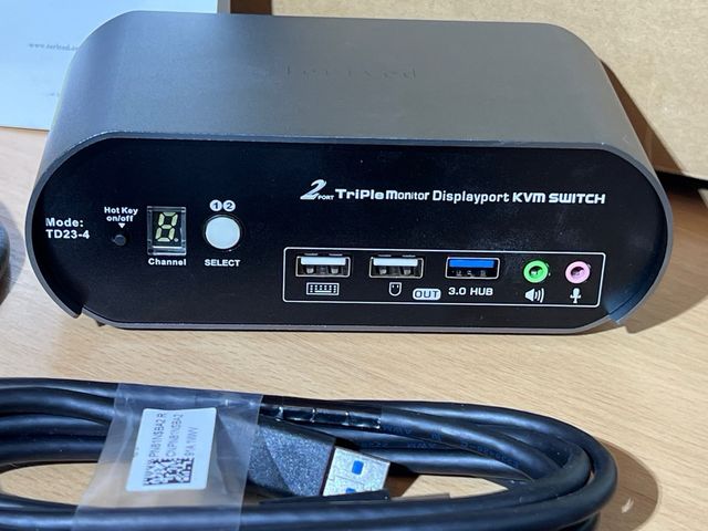 Switch KVM DP USB 3.0 a 2 porte Trived