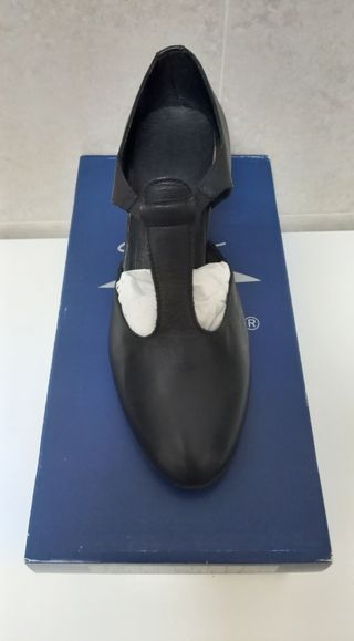 ZAPATOS FLAMENCO PIEL CON CLAVOS