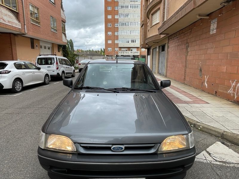 Ford Escort 1992 - foto 1