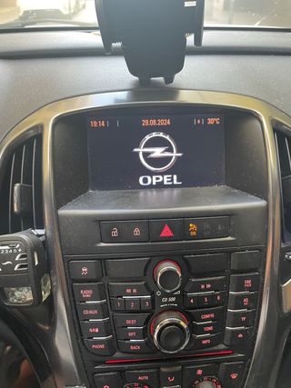 Opel Astra 2012