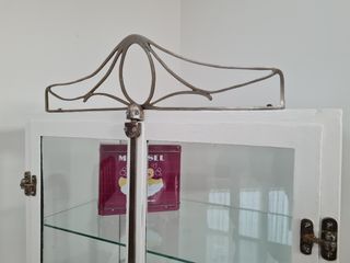 Vitrina médico antigua