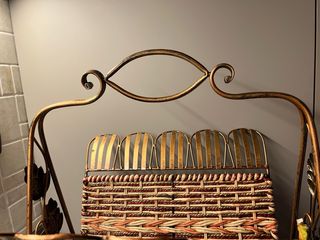 Portariviste in ferro battuto e vimini