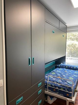 Habitación infantil con litera abatible