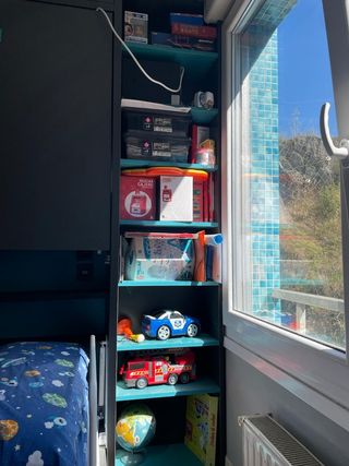 Habitación infantil con litera abatible