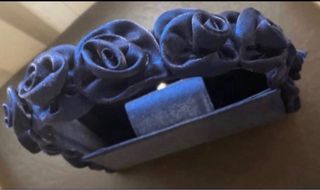 BOLSO FIESTA O EVENTOS AZUL MARINO SATINADO