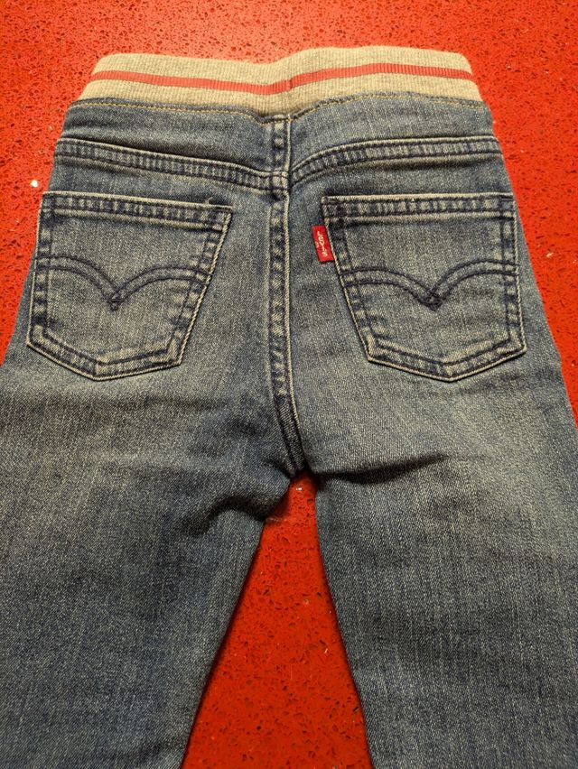 Skinny Levi's bimbo 24 mesi