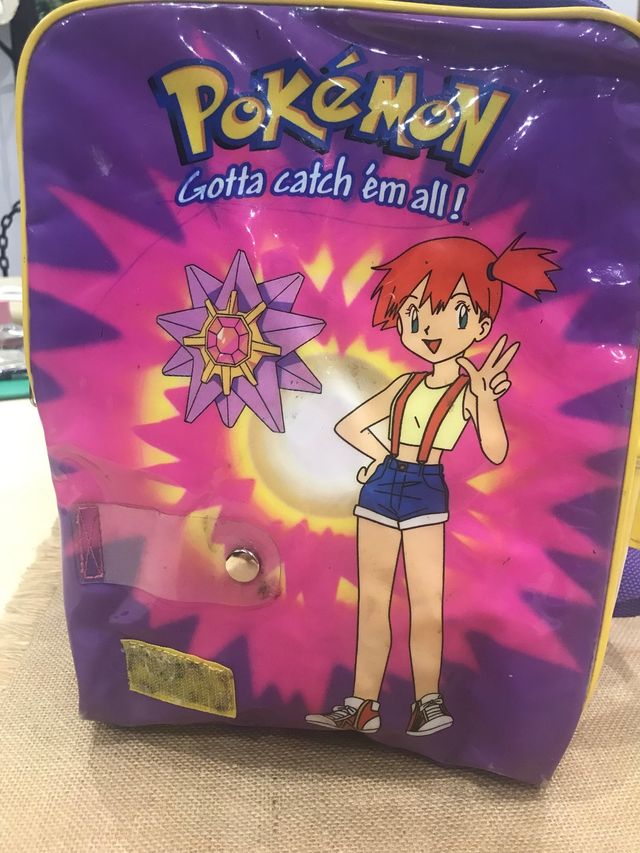 mochila pokemon