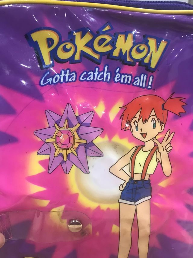 mochila pokemon